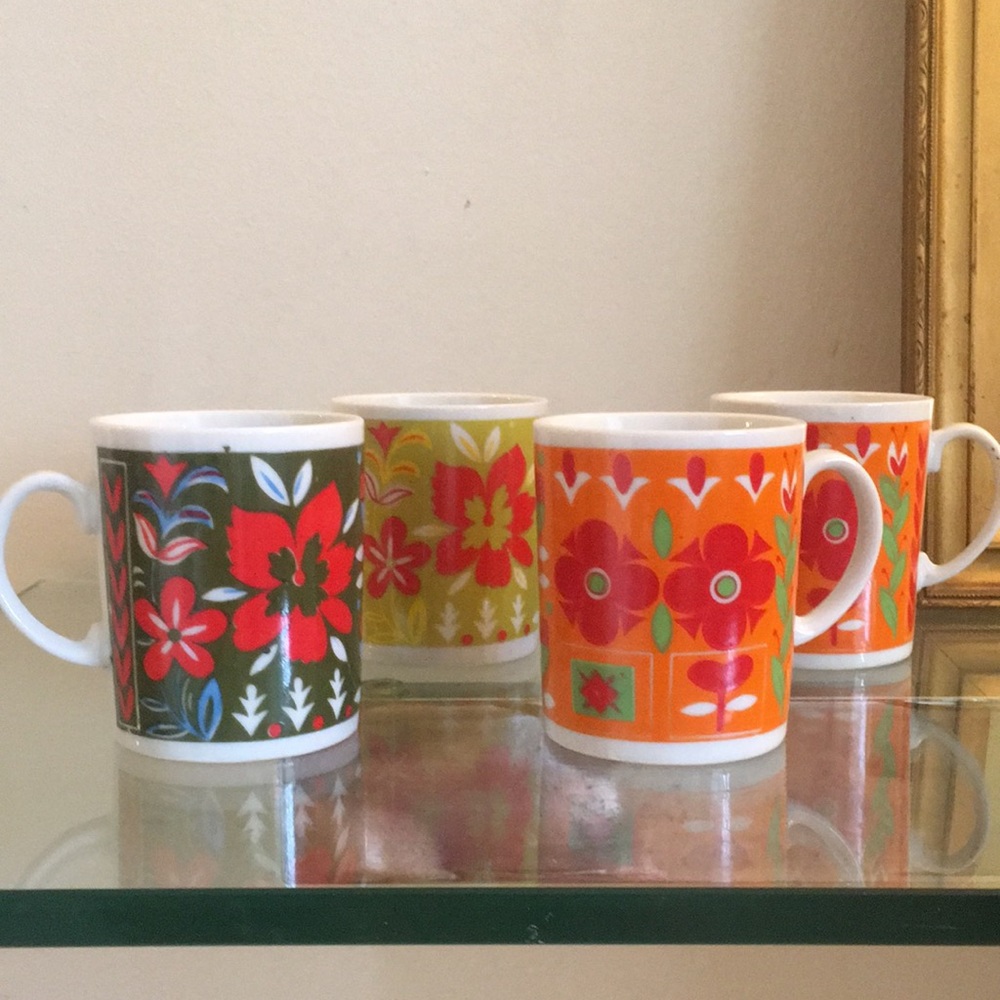 MCM Japan Cheerful Mugs. Set of 4.